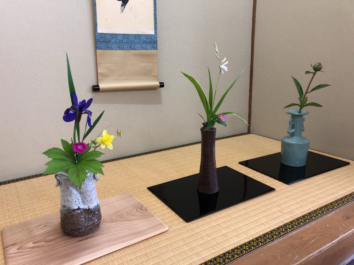 茶道から学ぶ日本古来の花の生け方 - 仙台総合ビジネス公務員専門学校